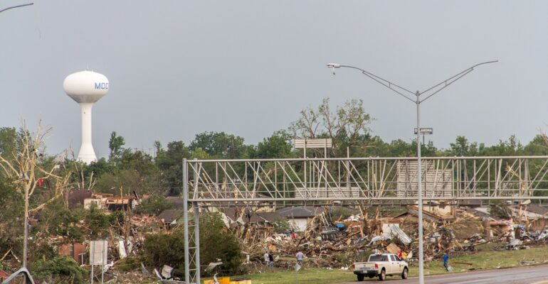 Looking Southeast off the 4th street bridge towards I-35/East Moore