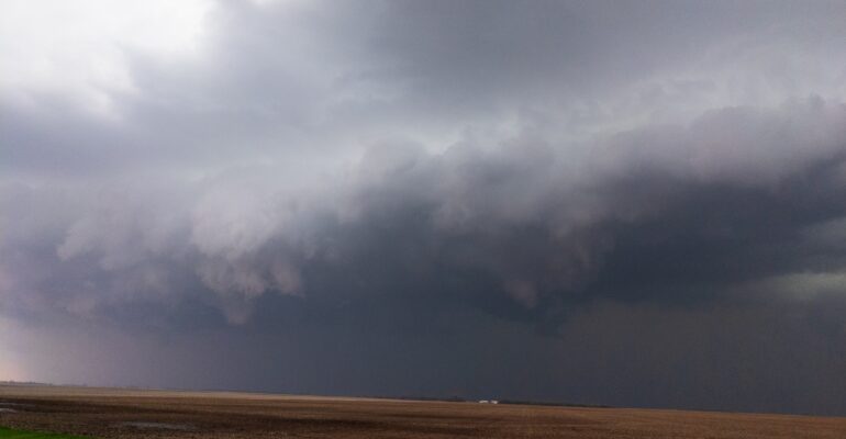 A derecho in South Dakota approaches my location northeast of Huron, SD on May 12, 2022