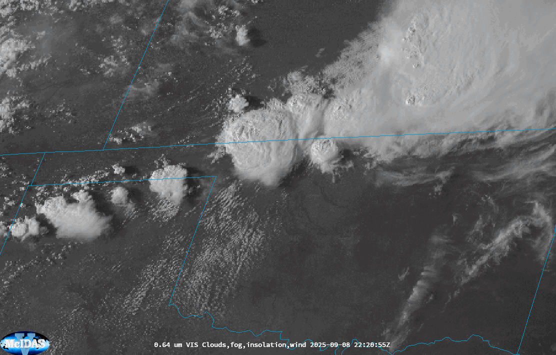 Visible Satellite Loop at 2241Z/5:41 pm CDT